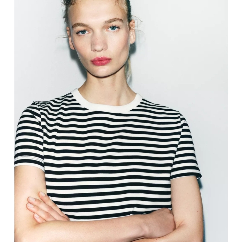 Zara Black & White Striped Short Sleeve Tee - Crew Neck